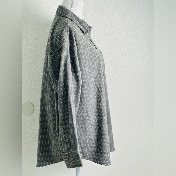 Abercrombie & Fitch Oversized Gray Striped Button-Up Shirt Size Large - Picture 2 of 7